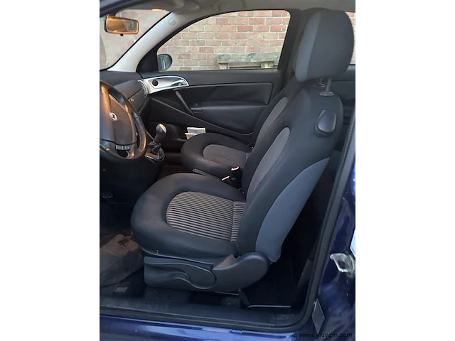 Personenauto - afbeelding 6 van  8