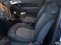 Personenauto - afbeelding 6 van  8