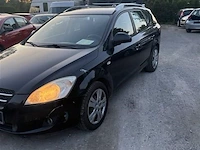 Personenauto - afbeelding 1 van  8