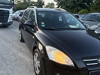 Personenauto - afbeelding 2 van  8