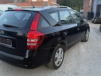 Personenauto - afbeelding 3 van  8