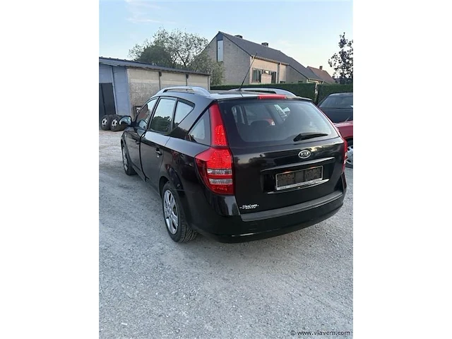 Personenauto - afbeelding 4 van  8
