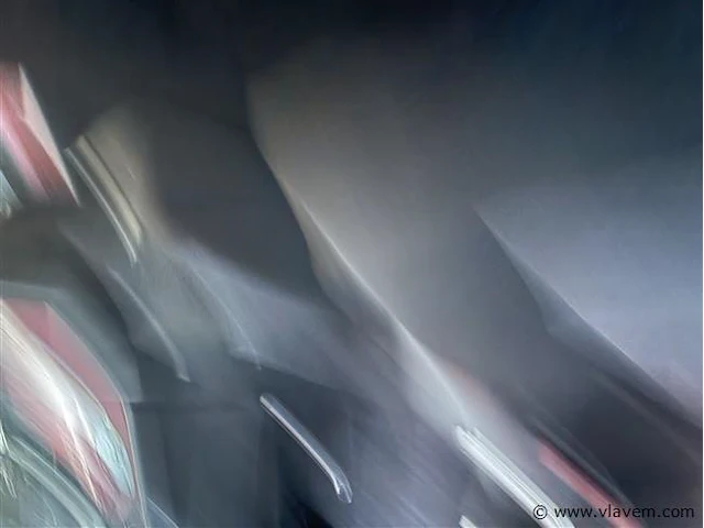 Personenauto - afbeelding 5 van  8