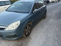 Personenauto - afbeelding 1 van  7