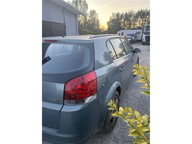 Personenauto - afbeelding 3 van  7