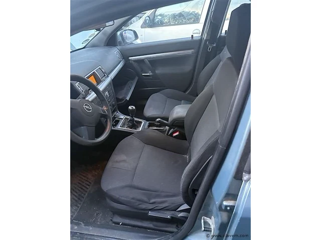 Personenauto - afbeelding 5 van  7