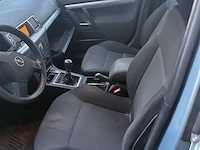 Personenauto - afbeelding 5 van  7