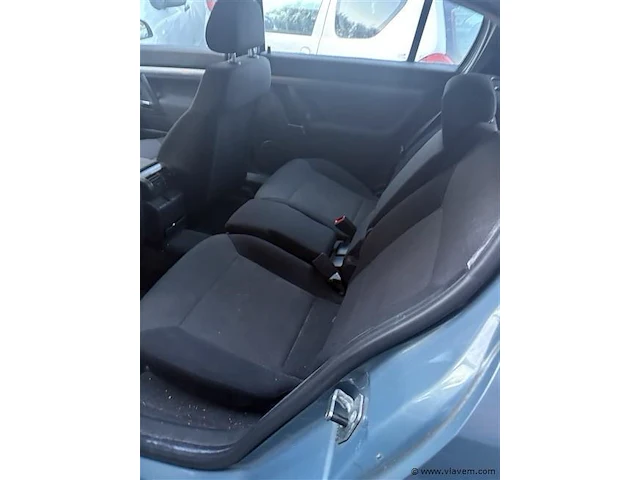 Personenauto - afbeelding 6 van  7