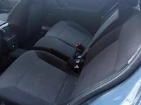 Personenauto - afbeelding 6 van  7