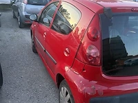 Personenauto - afbeelding 4 van  9
