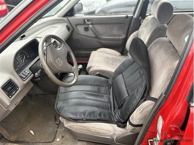 Personenauto - afbeelding 5 van  7