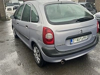 Personenauto - afbeelding 4 van  8
