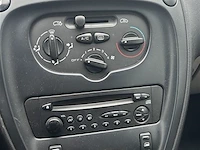 Personenauto - afbeelding 7 van  8