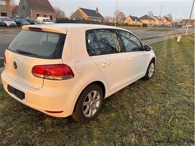 Personenauto - afbeelding 3 van  7