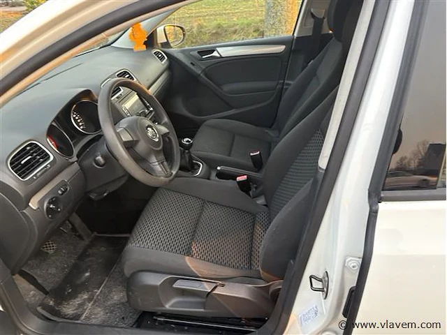 Personenauto - afbeelding 6 van  7