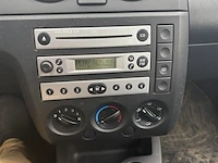 Personenauto - afbeelding 5 van  6