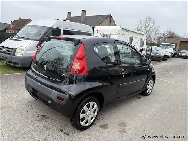 Personenauto - afbeelding 3 van  4