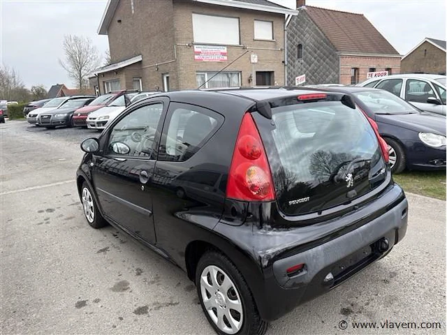 Personenauto - afbeelding 4 van  4