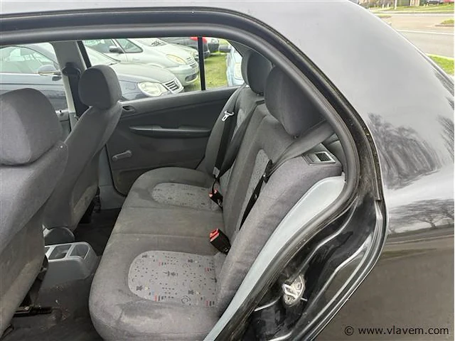 Personenauto - afbeelding 5 van  8