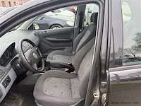 Personenauto - afbeelding 6 van  8