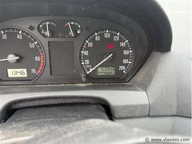 Personenauto - afbeelding 8 van  8