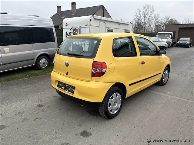 Personenauto - afbeelding 3 van  8