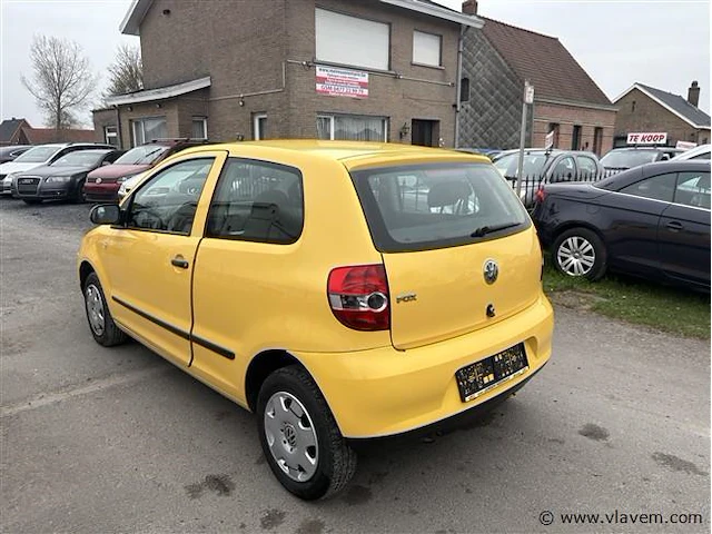 Personenauto - afbeelding 4 van  8