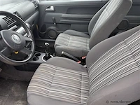 Personenauto - afbeelding 6 van  8