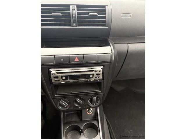 Personenauto - afbeelding 7 van  8