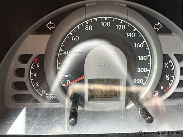 Personenauto - afbeelding 2 van  10