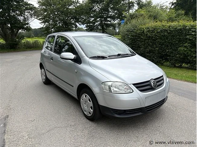 Personenauto - afbeelding 3 van  10