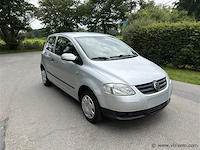 Personenauto - afbeelding 3 van  10