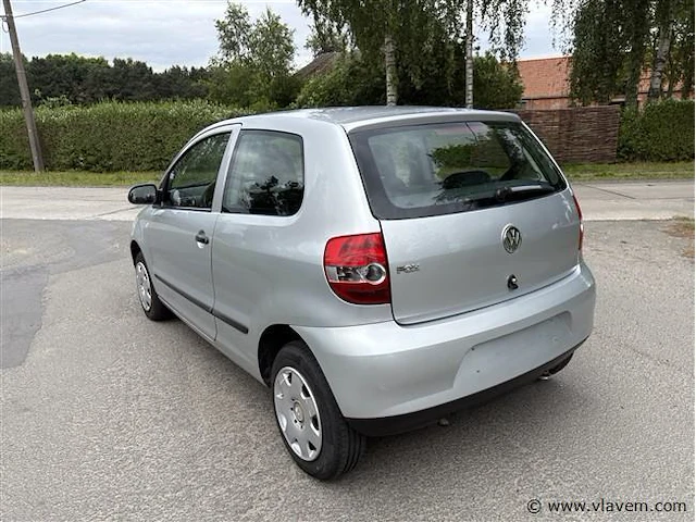 Personenauto - afbeelding 5 van  10