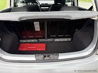Personenauto - afbeelding 6 van  10