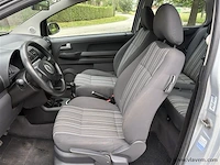 Personenauto - afbeelding 8 van  10