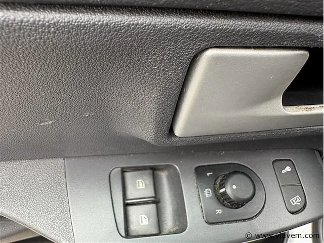 Personenauto - afbeelding 9 van  10