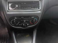 Personenauto - afbeelding 6 van  7