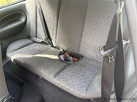 Personenauto - afbeelding 5 van  8
