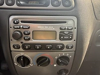 Personenauto - afbeelding 7 van  8