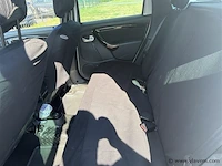 Personenauto - afbeelding 5 van  8