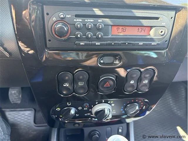 Personenauto - afbeelding 7 van  8
