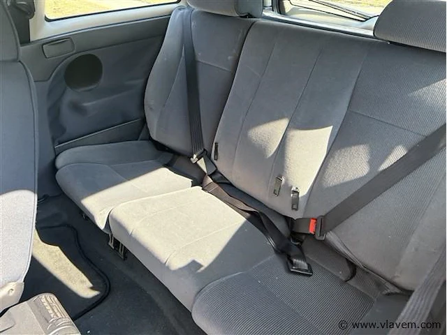 Personenauto - afbeelding 5 van  8