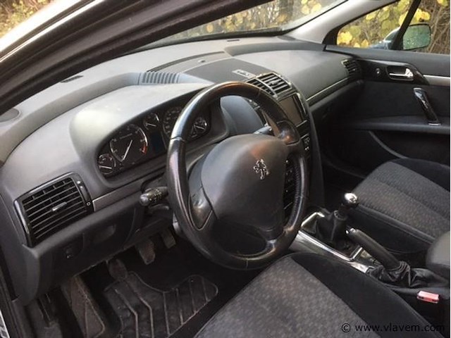 Personenauto - afbeelding 5 van  23