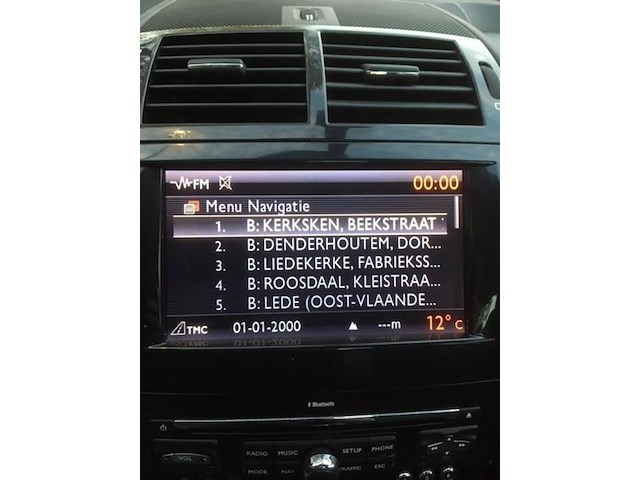 Personenauto - afbeelding 9 van  23