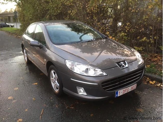 Personenauto - afbeelding 1 van  23