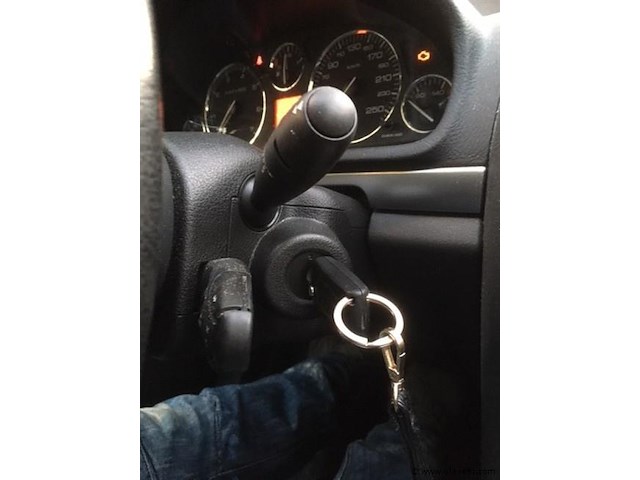 Personenauto - afbeelding 13 van  23