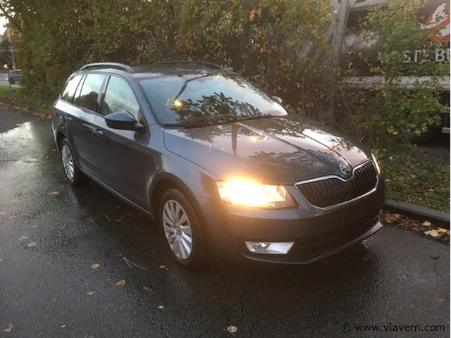 Personenauto - afbeelding 17 van  23