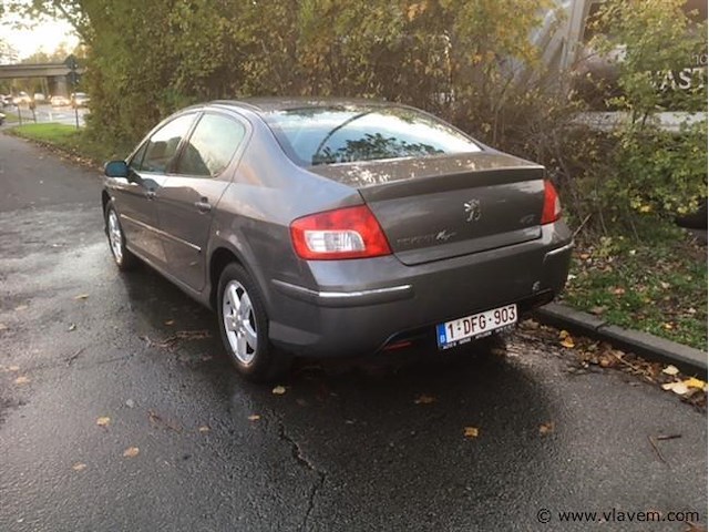 Personenauto - afbeelding 18 van  23