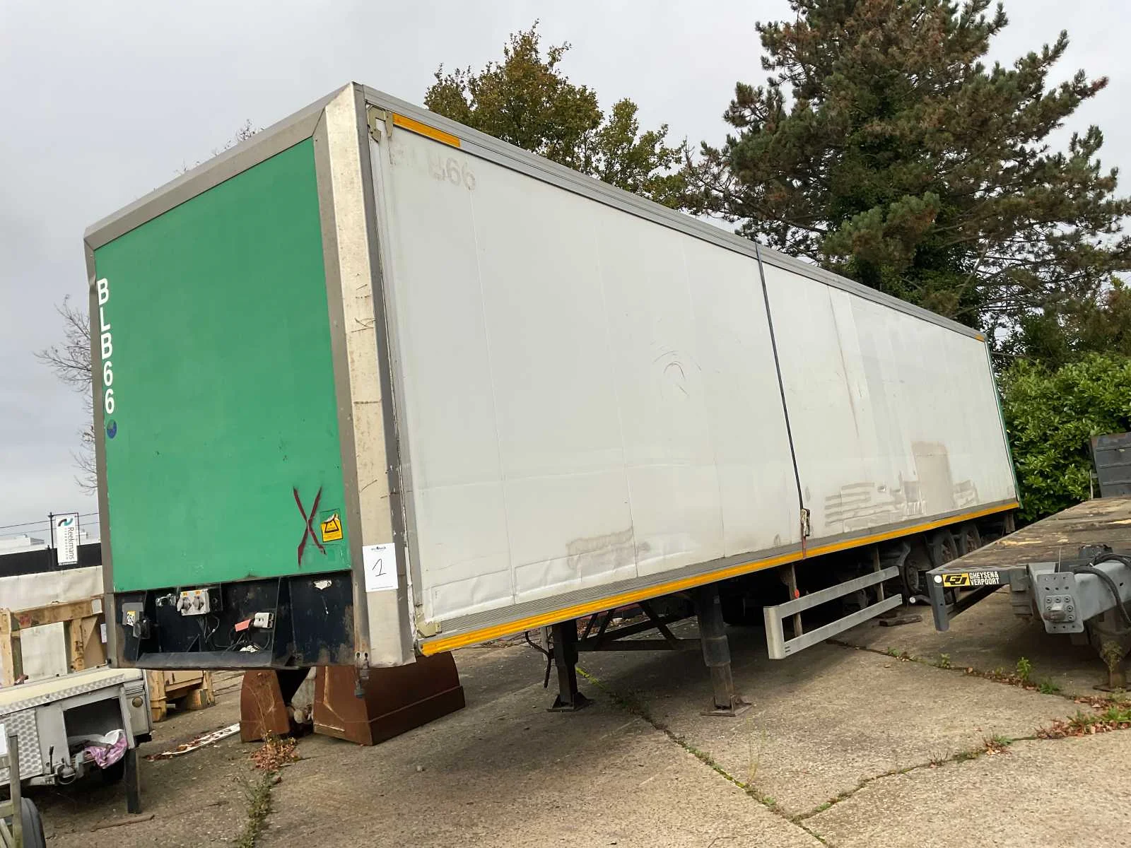Personenauto’s, brom-/motorfietsen, aanhangwagens en aannemersmaterialen