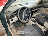 Personenautp vw passat - afbeelding 3 van  9